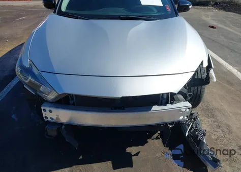 2017 Nissan Maxima 3.5 Sr z USA, uszkodzony, nr VIN 1N4AA6AP4HC385885